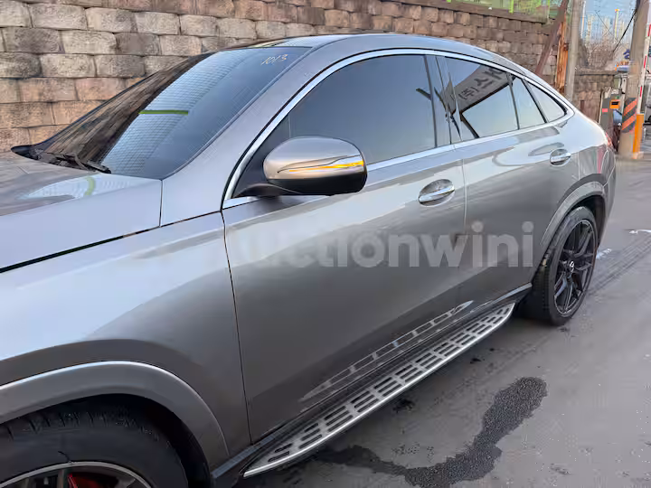 Mercedes Benz GLE Class 2021 — 19