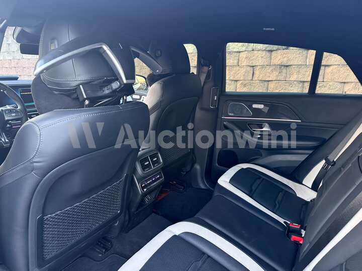 Mercedes Benz GLE Class 2021 — 38
