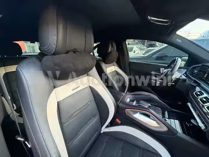Mercedes Benz GLE Class 2021 — 49
