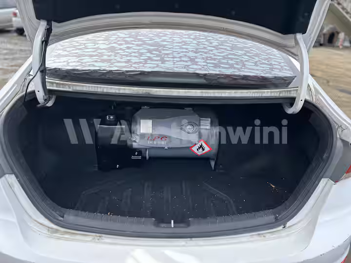 Hyundai Avante 2016 — 16
