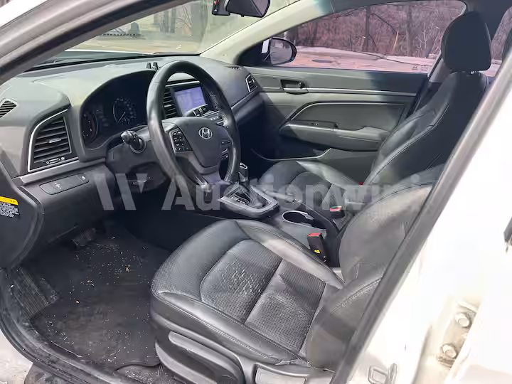 Hyundai Avante 2016 — 26