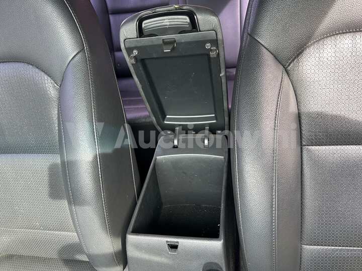Hyundai Avante 2016 — 28