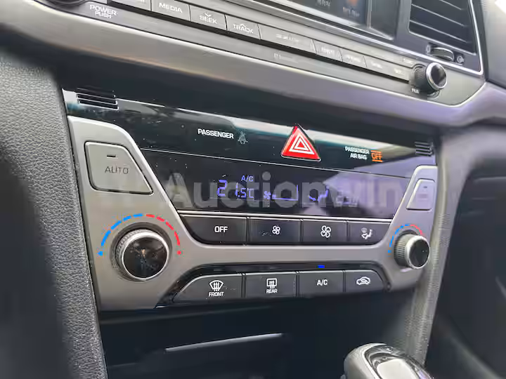 Hyundai Avante 2016 — 35