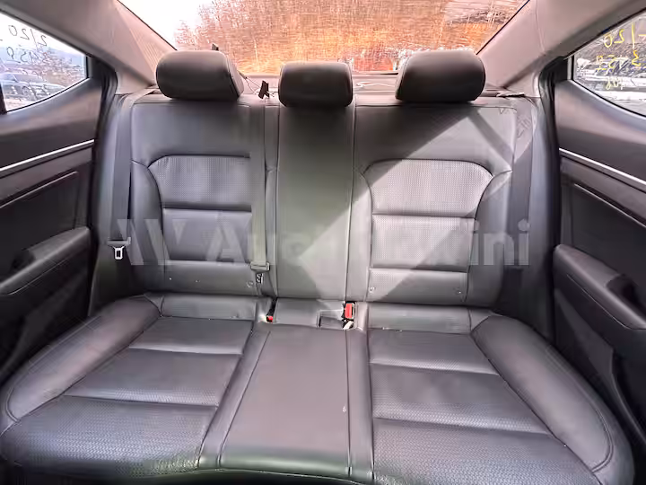 Hyundai Avante 2016 — 40