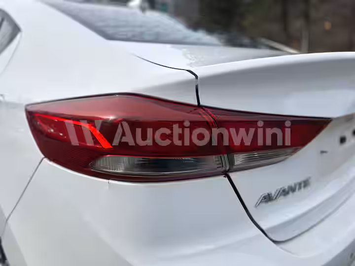 Hyundai Avante 2016 — 9