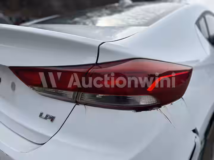 Hyundai Avante 2016 — 10