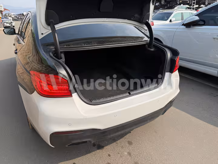 BMW 5 Series 2020 — 23