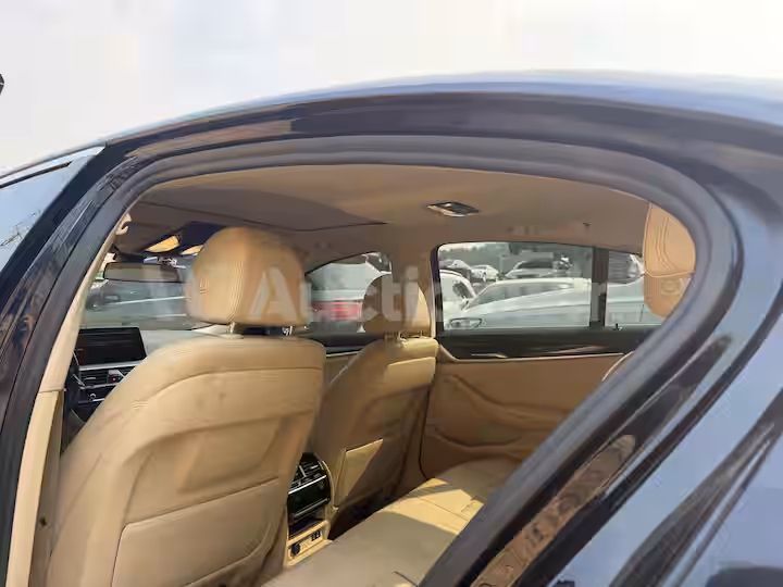 BMW 5 Series 2020 — 39