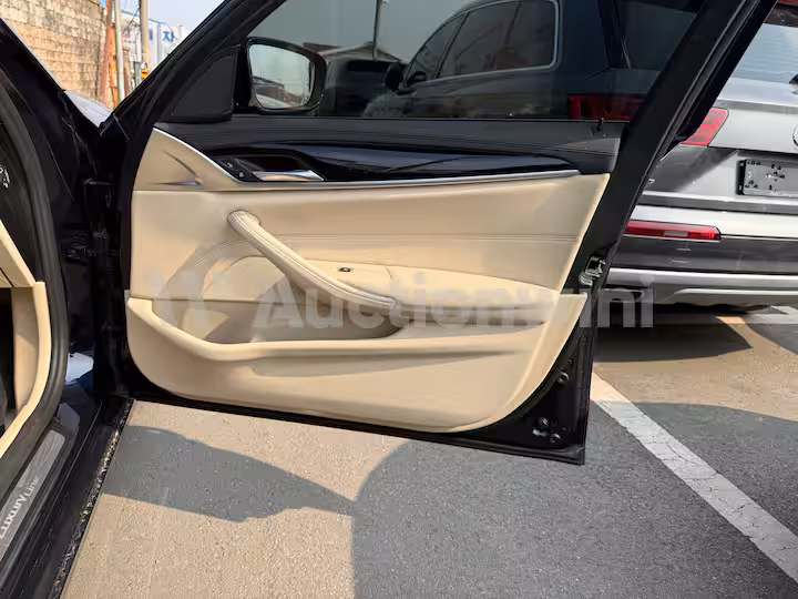 BMW 5 Series 2020 — 47