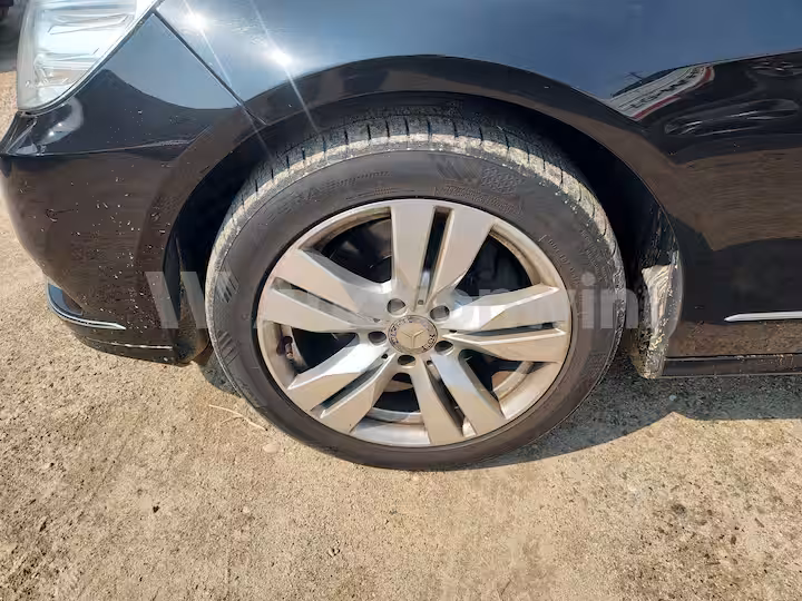 Mercedes Benz E Class 2013 — 12