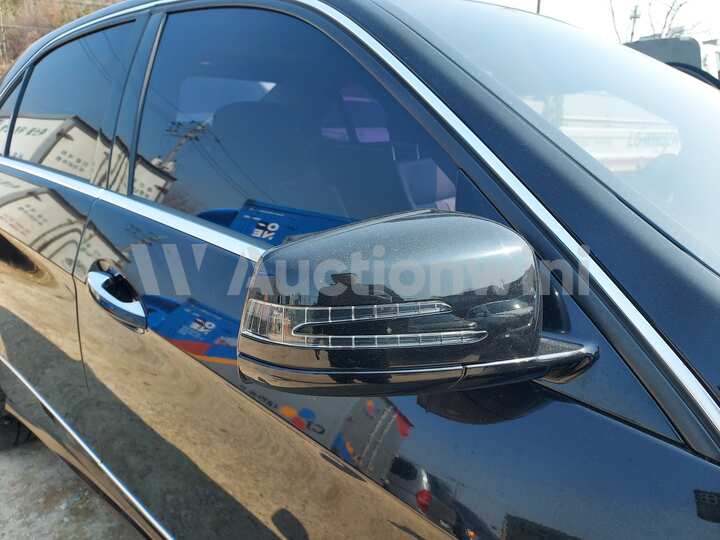 Mercedes Benz E Class 2013 — 22
