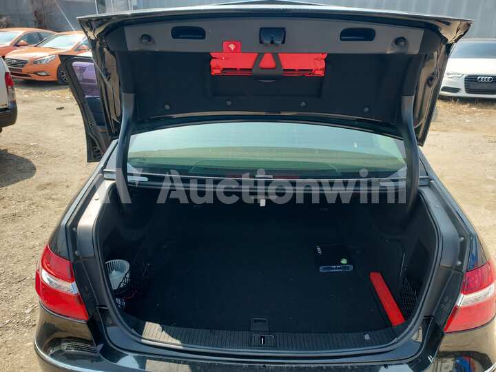 Mercedes Benz E Class 2013 — 34