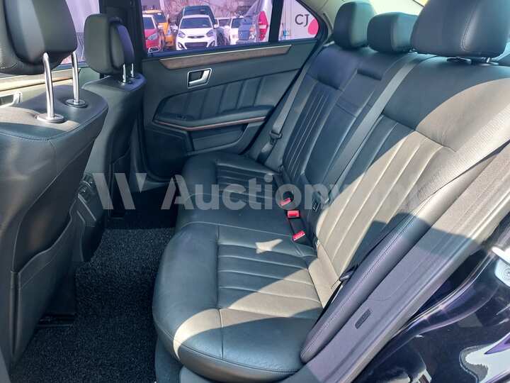 Mercedes Benz E Class 2013 — 38