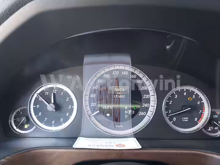 Mercedes Benz E Class 2013 — 47