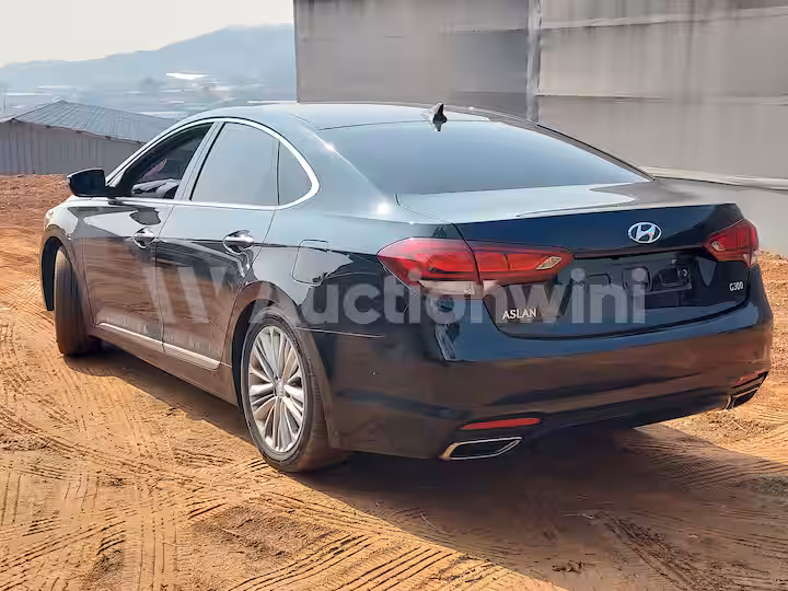 Hyundai Aslan 2015 — 3