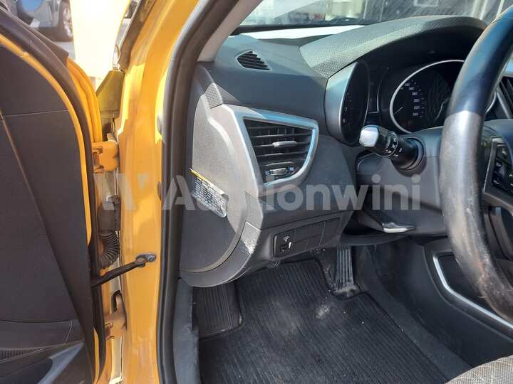 Hyundai Veloster 2012 — 42