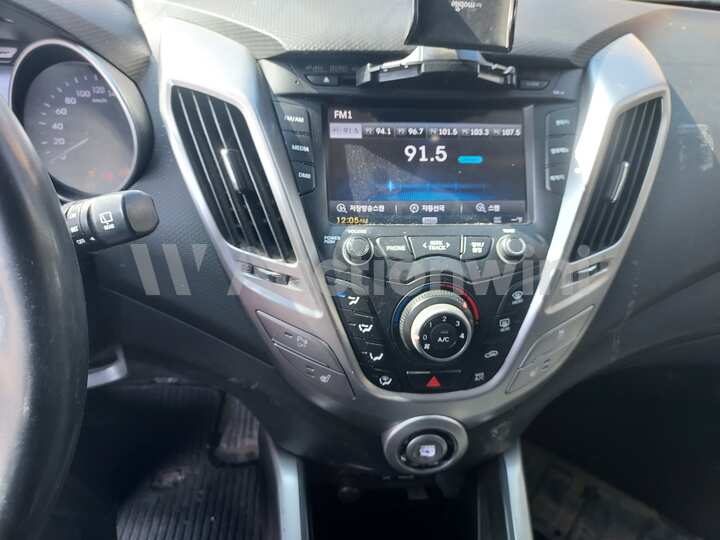 Hyundai Veloster 2012 — 45