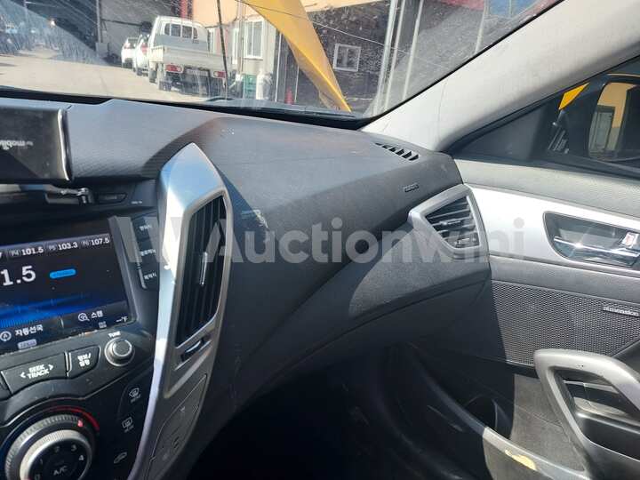 Hyundai Veloster 2012 — 47
