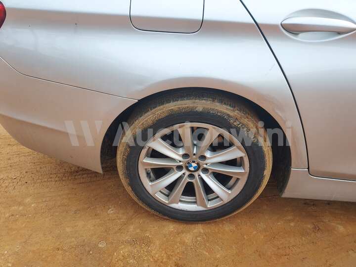 BMW 5 Series 2012 — 13