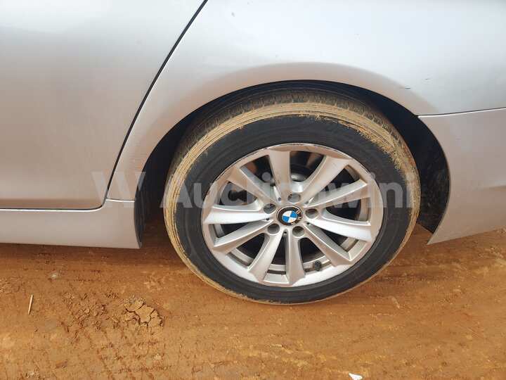 BMW 5 Series 2012 — 14