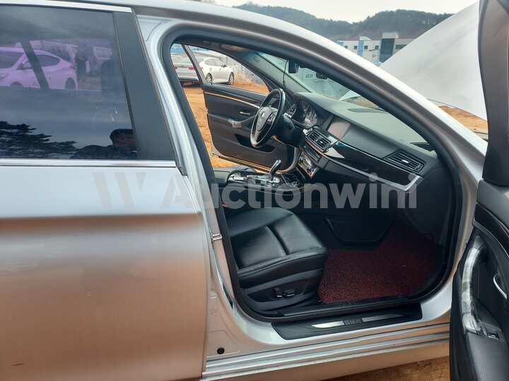 BMW 5 Series 2012 — 28