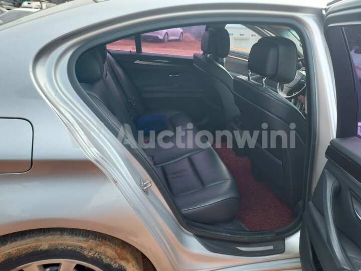 BMW 5 Series 2012 — 32