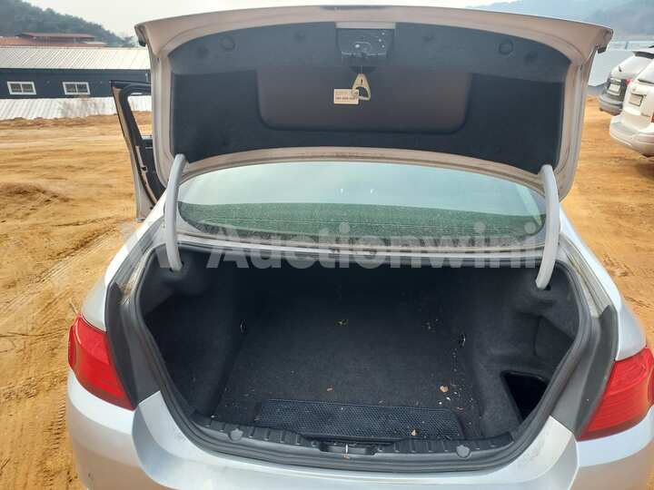 BMW 5 Series 2012 — 34
