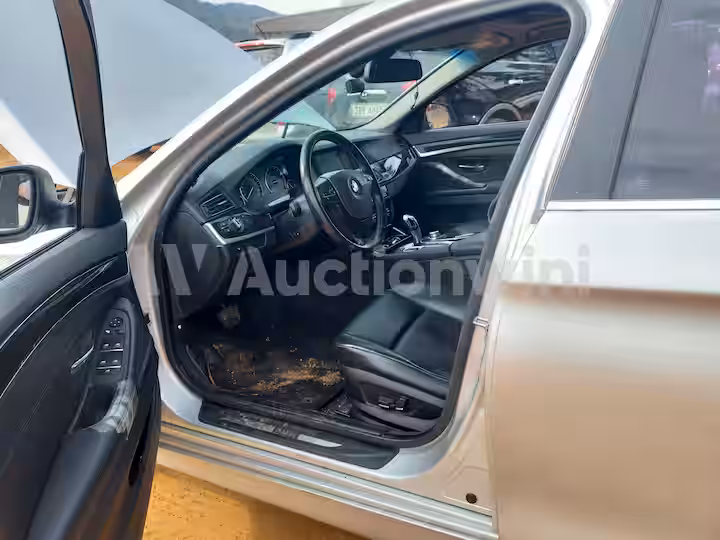BMW 5 Series 2012 — 37