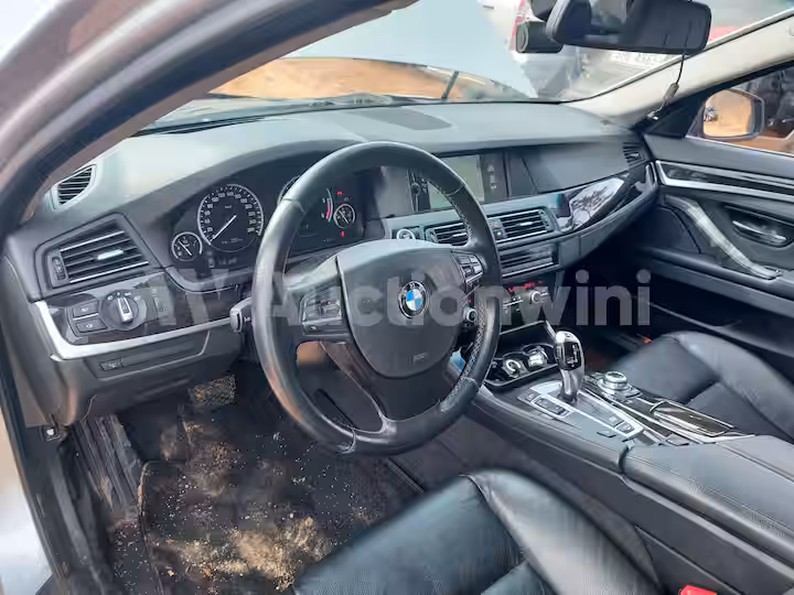 BMW 5 Series 2012 — 39