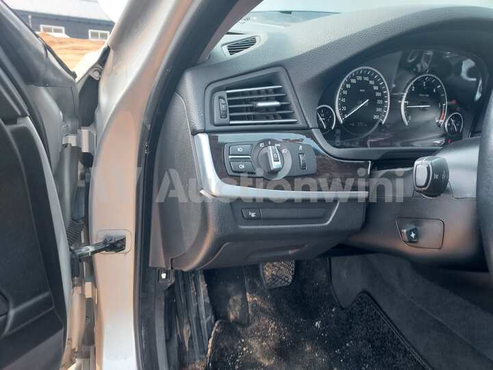 BMW 5 Series 2012 — 42