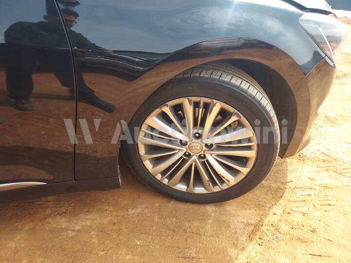 Hyundai Aslan 2015 — 15