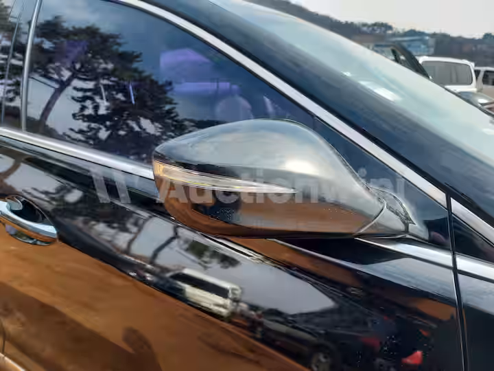 Hyundai Aslan 2015 — 23
