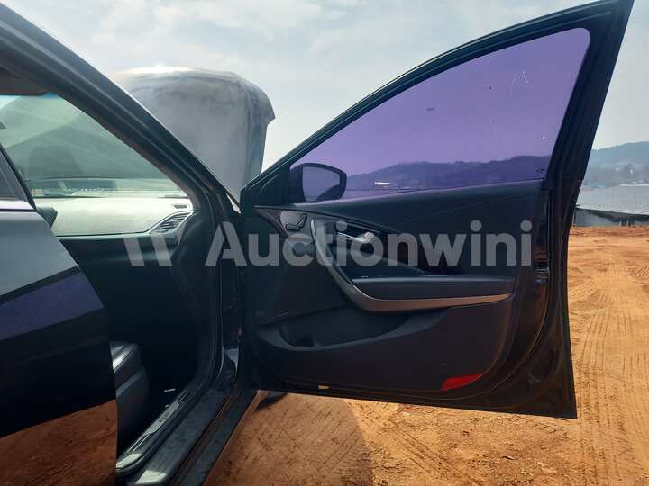 Hyundai Aslan 2015 — 29