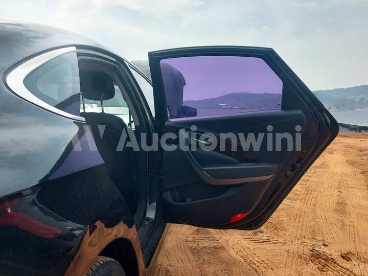 Hyundai Aslan 2015 — 32