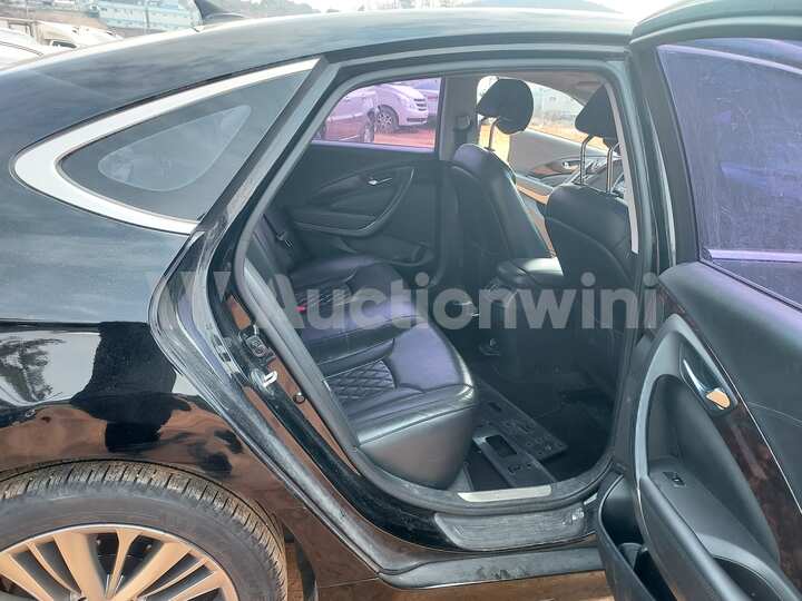 Hyundai Aslan 2015 — 33