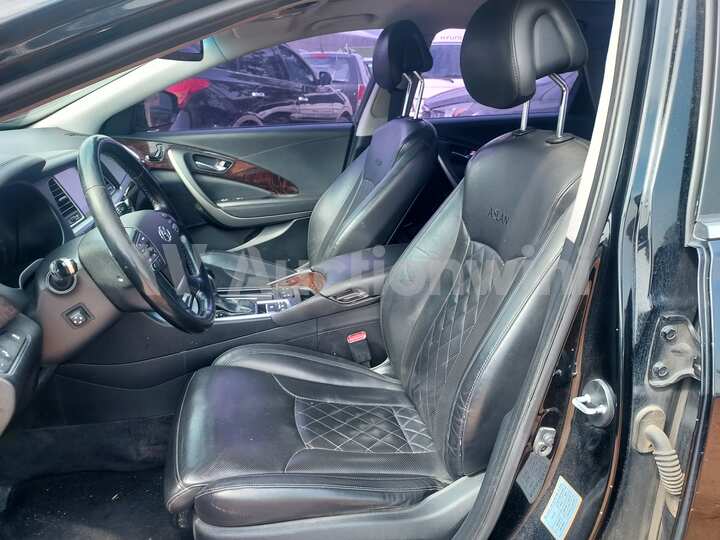 Hyundai Aslan 2015 — 39