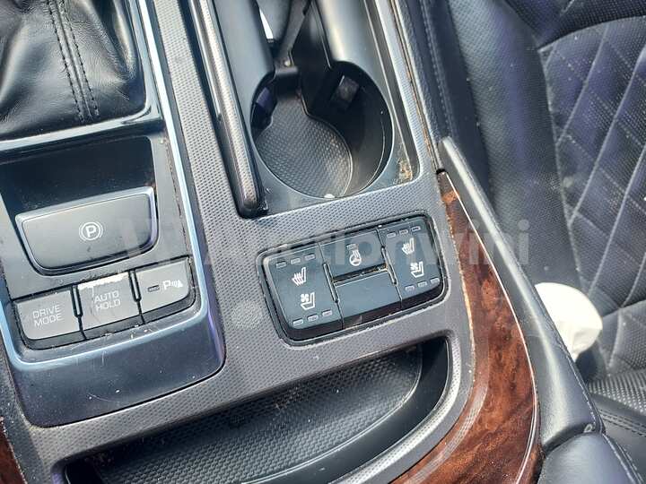 Hyundai Aslan 2015 — 49