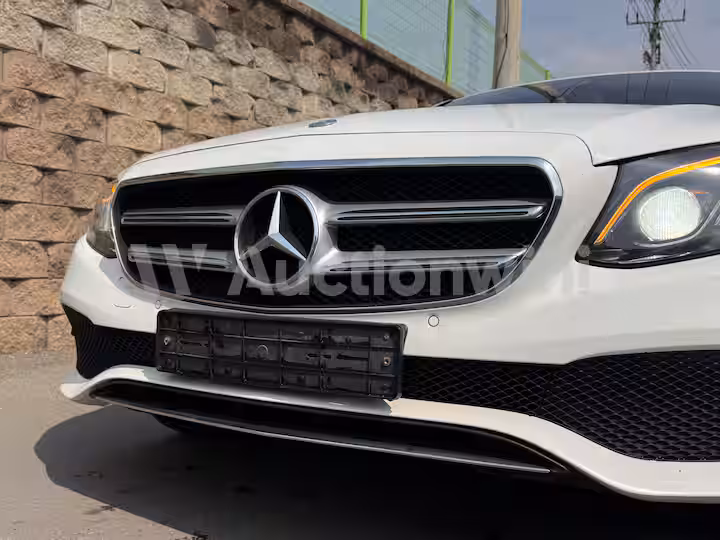 Mercedes Benz E Class 2018 — 13