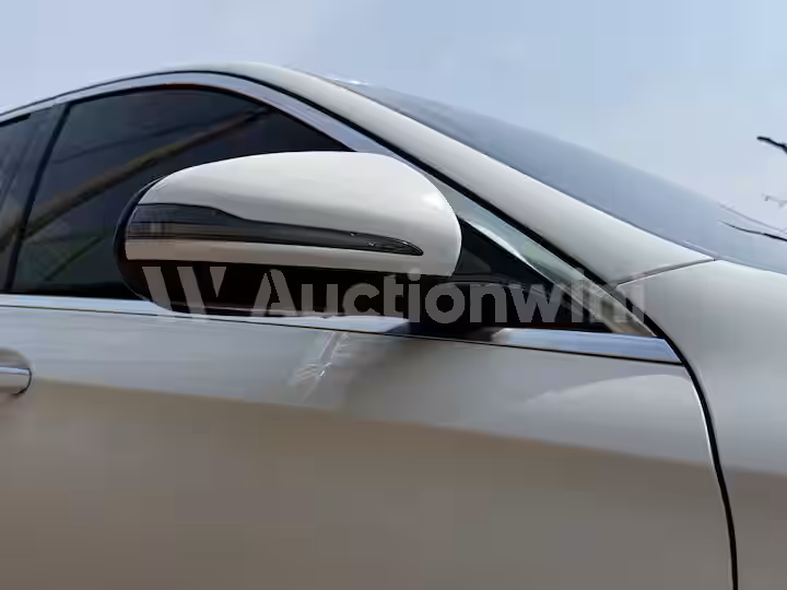 Mercedes Benz E Class 2018 — 18