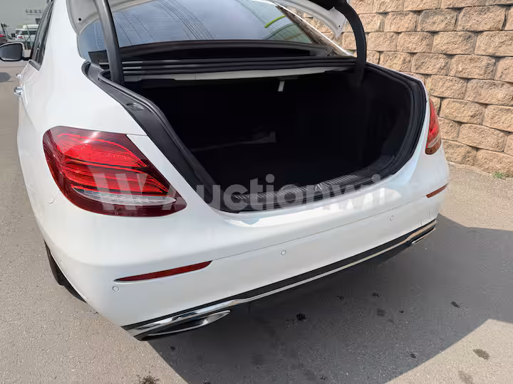 Mercedes Benz E Class 2018 — 20