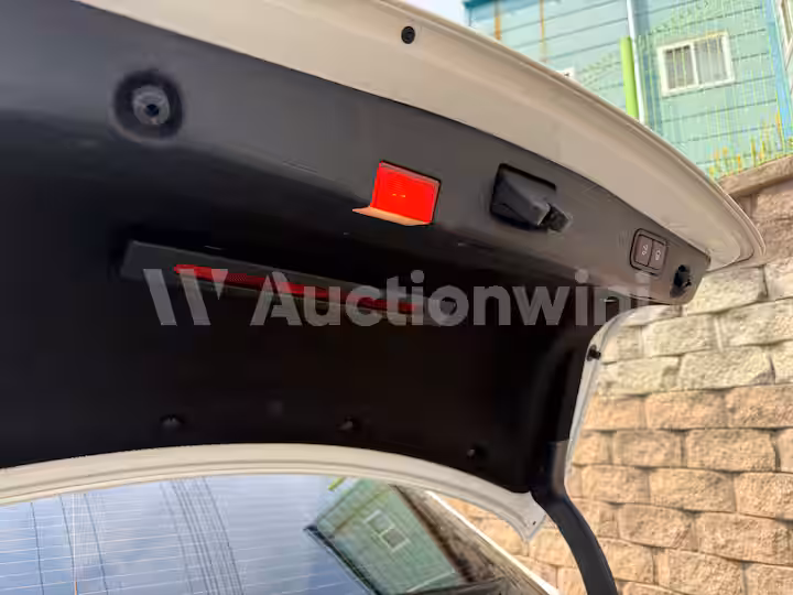 Mercedes Benz E Class 2018 — 22