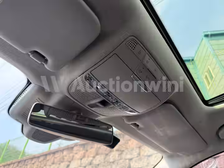 Mercedes Benz E Class 2018 — 35