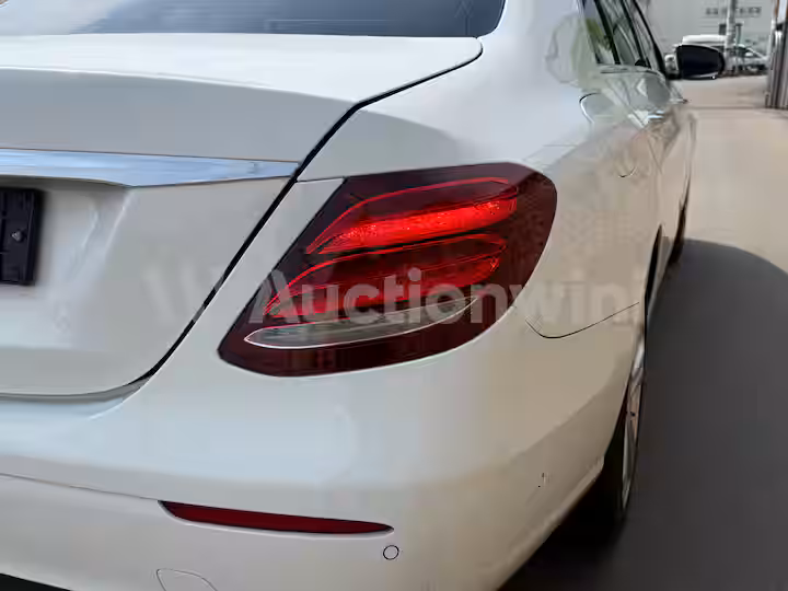 Mercedes Benz E Class 2018 — 8