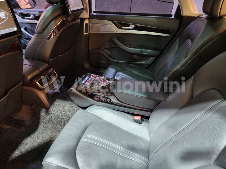 Audi A8 2014 — 21