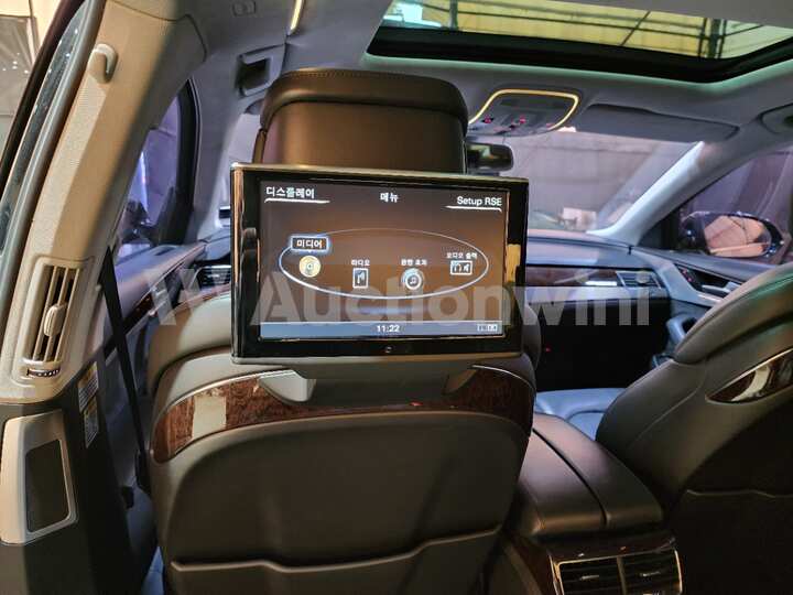 Audi A8 2014 — 23