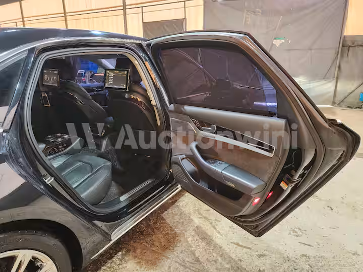 Audi A8 2014 — 29