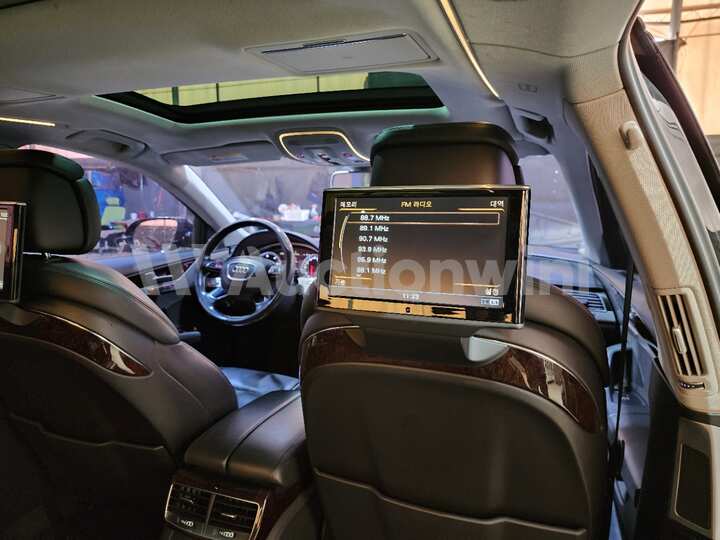 Audi A8 2014 — 31