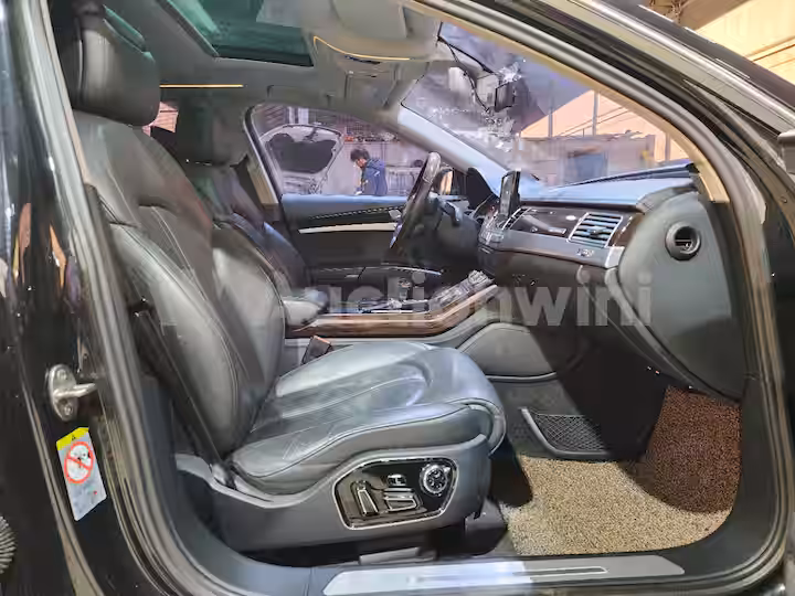 Audi A8 2014 — 33