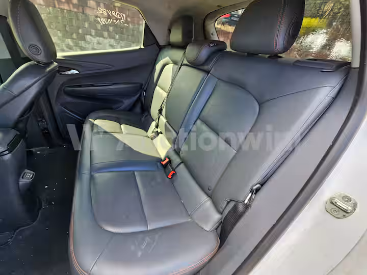 Chevrolet Bolt 2018 — 28