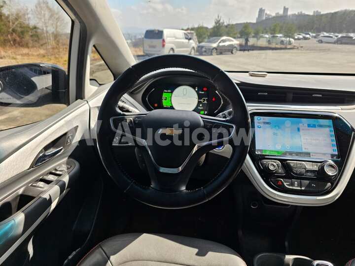 Chevrolet Bolt 2018 — 32